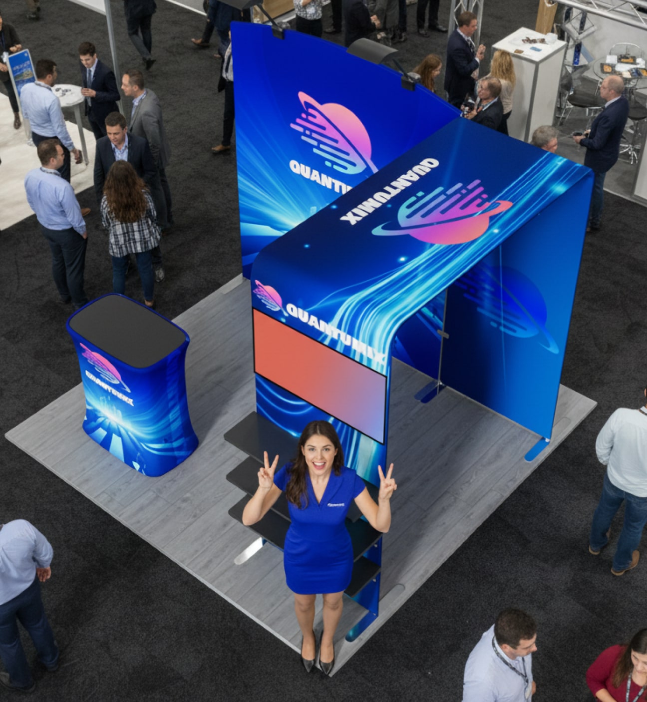 10x10 Booth - Showcase Arch Booth Photo